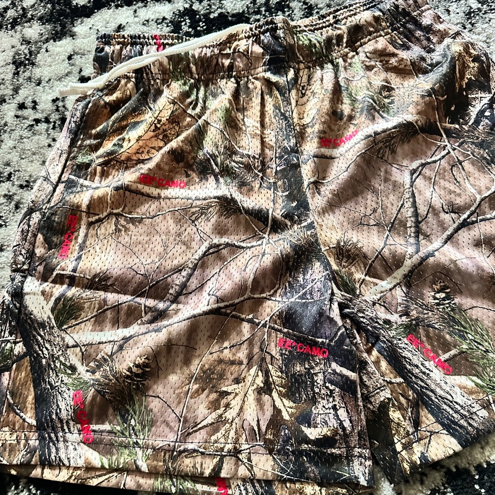 ERIC EMANUEL BASIC CAMO SHORTS BRAND NEW WITH TAGS AUTHENTIC (I HAVE ALL SIZES) - Picture 2 of 7